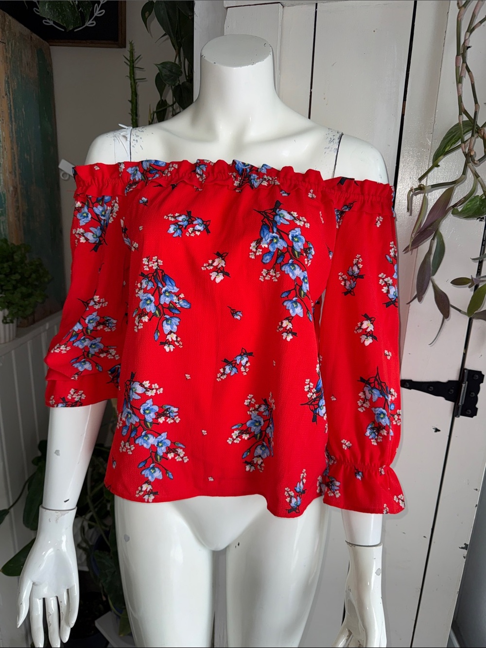 Divided size 6 Women's Red Off-Shoulder Floral Blouse NWOT